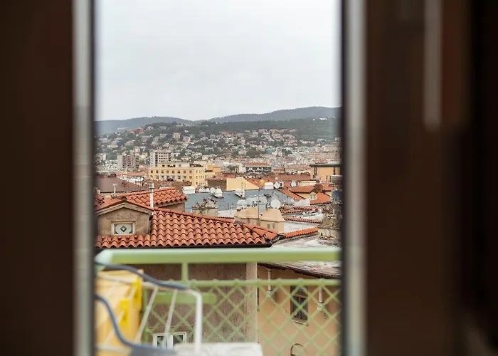 Apartment San Giusto Elegante Bilocale Con Balcone E Vista