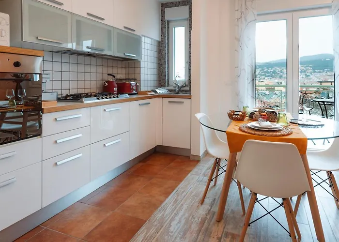 San Giusto Elegante Bilocale Con Balcone E Vista Apartment